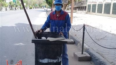 بعد ارتداء عمال النظافة الكمامة الواقية.. حملة مكبرة على شوارع المعادي