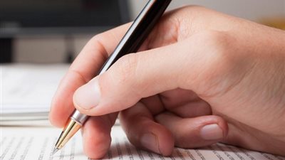 عاجل.. النائب العام يأمر بالتحقيق في واقعة تجمهر مواطنين بالدقهلية لمنع دفن طبيبة