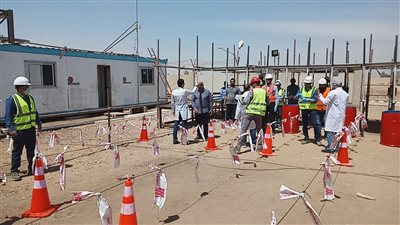 إجراءات يومية لمواجهة كورونا بين عمال 