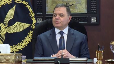 وزير الداخلية مهنئا البابا تواضروس بعيد القيامة: ستبقى مصرنا فى رفعة وازدهار