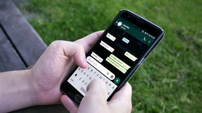 كيف يساعد الواتساب مستخدميه على مواجهة فيروس كورونا؟