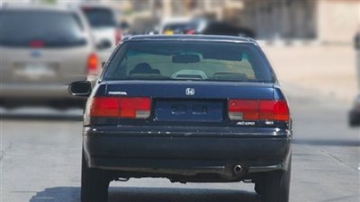 سيارة بدون لوحات تثير رعب الأهالي في المعادي.. اعرف التفاصيل