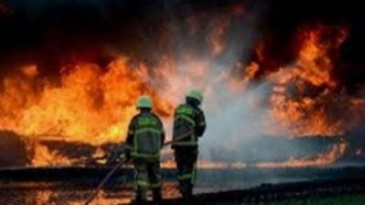 بالصور.. حريق هائل بقرية في البحيرة والخسائر فادحة