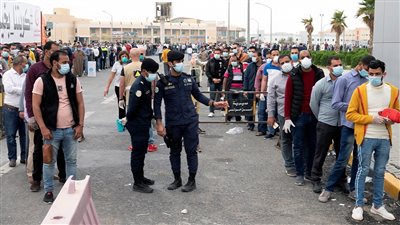 أعادة اخر 300 مصرى من مخالفى الإقامة بالكويت.. تعرف على التفاصيل 