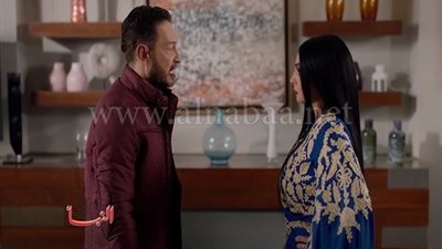 مواجهة عنيفة بين فدوى وفتحي بعد كشف خيانتها (فيديو)