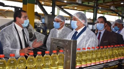 بالصور..تفاصيل جولة وزير القوى العاملة ومحافظ الشرقية في مصانع العاشر من رمضان