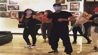 بالفيديو.. كواليس محمد رمضان مع الكمامة