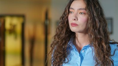 بالفيديو.. إعلان الحلقة 16 من مسلسل ابنة السفير 