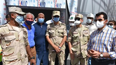 وزير الرياضة ورئيس الاتحاد الدولي لليد يتفقدان مشروع إنشاء الصالة المغطاة ببرج العرب