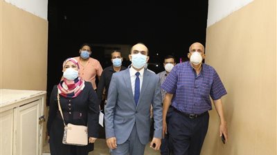 تفاصيل جولة نائب محافظ سوهاج فى مستشفى طهطا.. وهذا ما قاله
