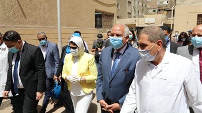 وزيرة الصحة ومحافظ الجيزة يتفقدان مستشفى أم المصريين