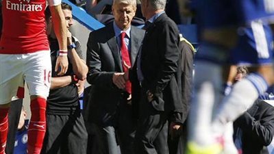 صورة – فينجر و مورينيو يتصافحان قبل مباراة أرسنال وتشيلسي