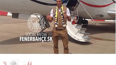 فان بيرسي غاضب من جلوسه على دكة البدلاء