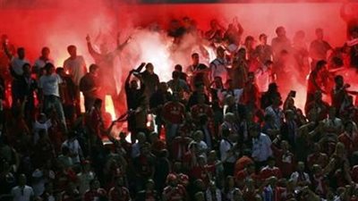 الاتحاد الأوروبي يعاقب بنفيكا بعد شغب جماهيره