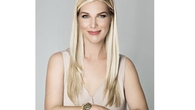 عالمة روحانية أمريكية  تساعد الأباء والأمهات على التواصل مع أطفالهم الموتى