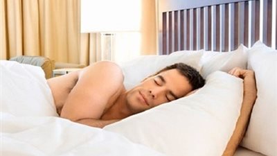 لماذا يجب عليك أن تنام عارياً ؟!