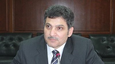 وزير الرى يقرر إحالة مسئولين للتحقيق لتقاعسهم عن العمل