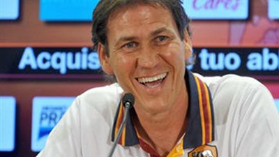 مدرب روما يتجاهل الحديث عن أزمة صلاح وجماهير فيورنتينا