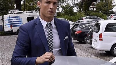 رونالدو ينفي تقاضيه 20 مليون يورو بعد طرده من فيلم سينمائي