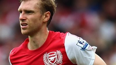 ميرتساكر يستمر مع أرسنال حتى 2018