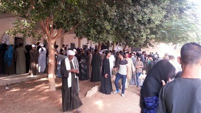 إقبال ملحوظ على أحد اللجان الانتخابية خلال جولة الإعادة في أسيوط