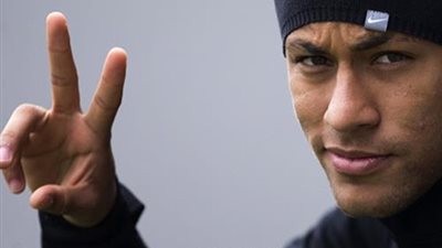 رغبة الفوز بالكرة الذهبية قد تدفع نيمار لترك برشلونة