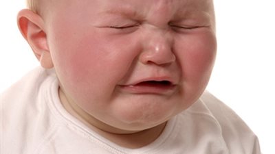 العقاب والضرب من أهم أسباب التبول اللاإرادي للأطفال