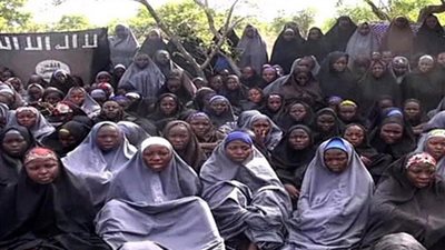 الجيش النيجيري يحرر300 امرأة وطفل من أيدي جماعة 