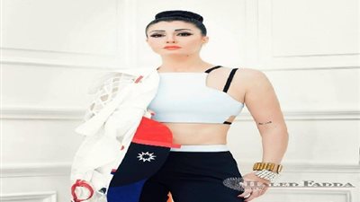 بالمايوه.. غادة عبد الرازق تثير الجدل من جديد (صور)