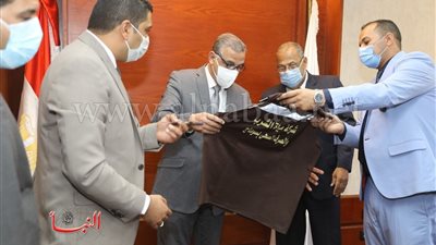 لإنتاج الكمامات.. تعاون بين مديرية القوى العاملة وشركة مياه الشرب بسوهاج 