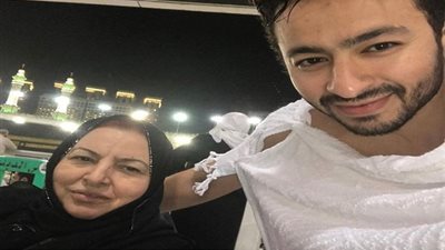 وفاة والدة حمادة هلال بعد صراع مع هذا المرض