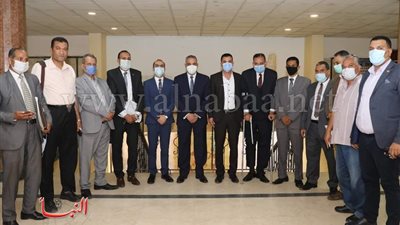 محافظ سوهاج يلتقي أعضاء 