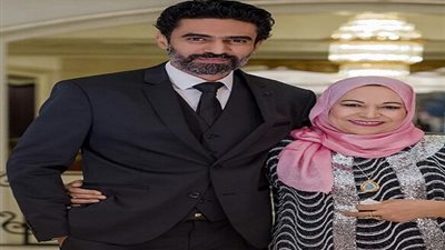الفنان محمد علاء يتلقى عزاء والدته في هذا المكان بسبب كورونا