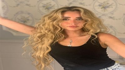 هنا الزاهد تقتحم عالم 