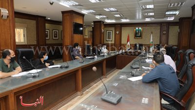 نائب محافظ سوهاج يترأس الاجتماع السادس للجنة مراجعة تراخيص أعمال البناء
