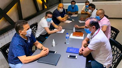 البدري وجهاز المنتخب  يهنئون حجازي بالعودة للبريميرليج