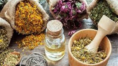 وصفات طبيعية تساعدك في تخفيف آلام المعدة.. تعرف عليها