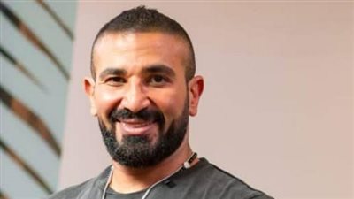 شاهد.. أحمد سعد يحتفل بنجاح «100 حساب» مع خطيبته علياء بسيوني