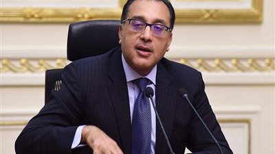 الاستغناء عن 192 ألف عامل بشركات قطاع الأعمال.. والحكومة ترد 