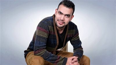 الموت يفجع خالد عليش.. والجمهور يواسيه