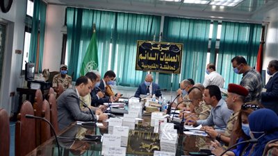 محافظ القليوبية يتابع غرفة عمليات انتخابات مجلس الشيوخ