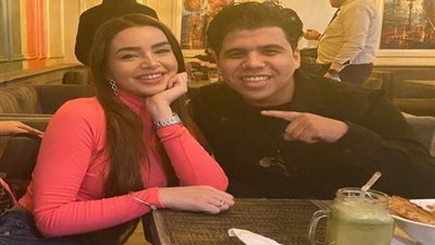 لن تصدق.. عمر كمال يغني بالروسية من أجل عيون «جوهرة»