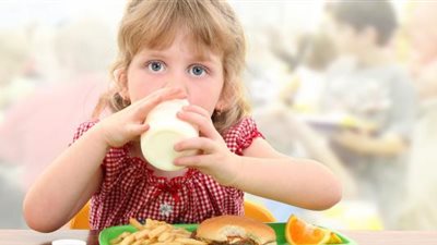 بالفيديو.. وصفات وطُرق طبيعية لتسمين الأطفال