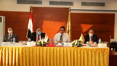 تفاصيل صرف مكافآت مالية كبيرة للعاملين بالجامعات