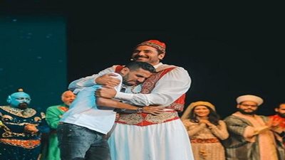 بعد لطفي لبيب.. أحمد عز يرحب بمؤمن زكريا على مسرح 