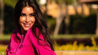 شاهد.. أحدث ظهور للنجمة ياسمين صبري في اليونان