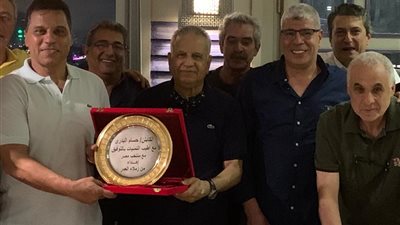 جيل الأهلي الذهبي يكرم حسام البدري 