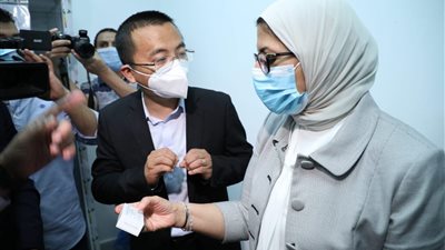 ننشر الأعراض الجانبية للتجارب السريرية على لقاح كورونا