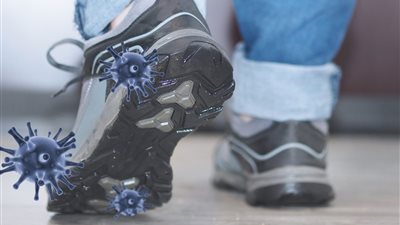 هل تنقل الأحذية فيروس كورونا؟ 