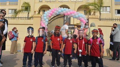 ننشر الأوراق والمستندات المطلوبة للتقديم على المدارس الرسمية للغات